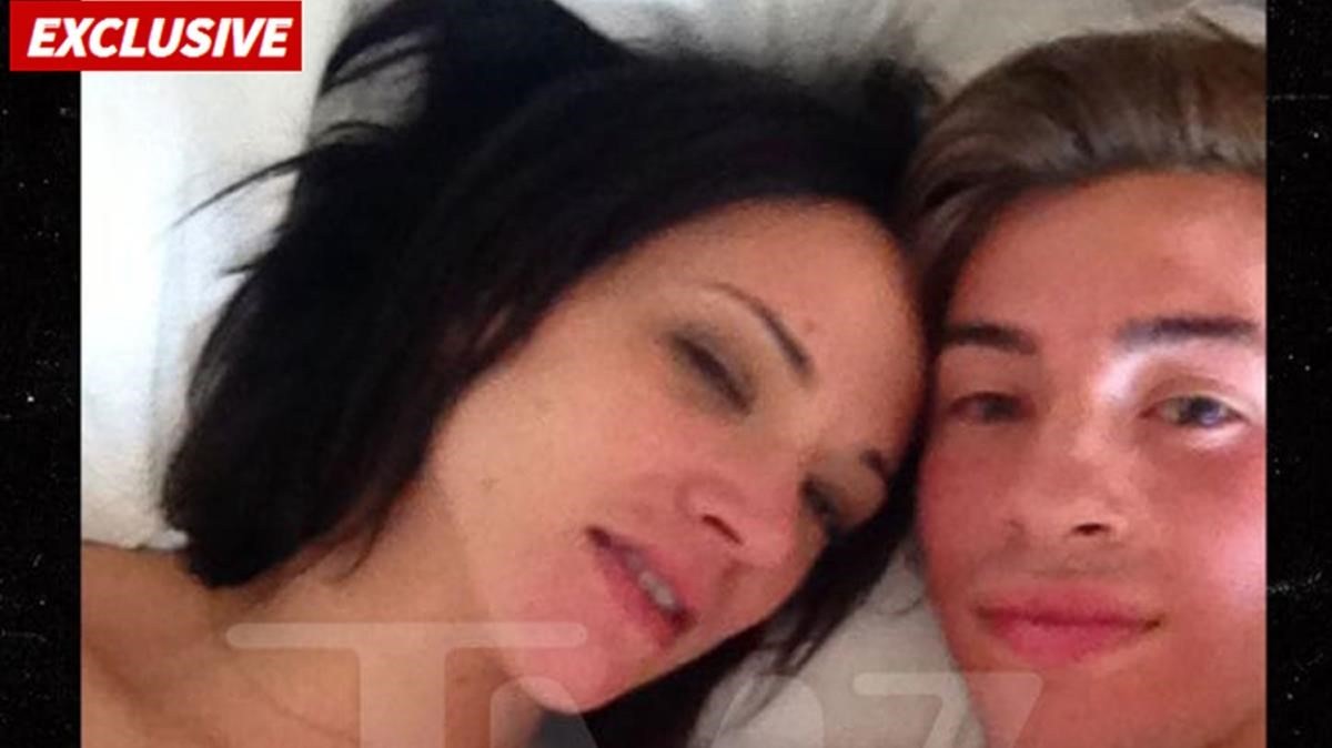 GENTE ASIA  ARGENTO  Y  JIMMY BENNET FOTO TMZ